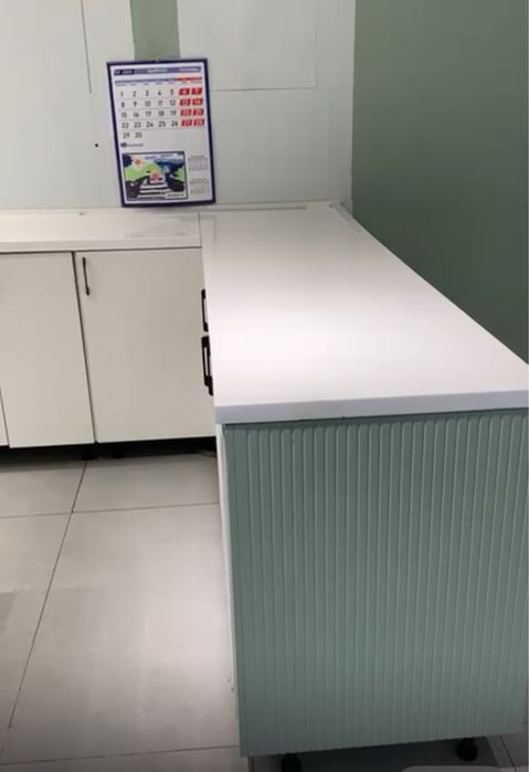 Срочно продается барный стол
