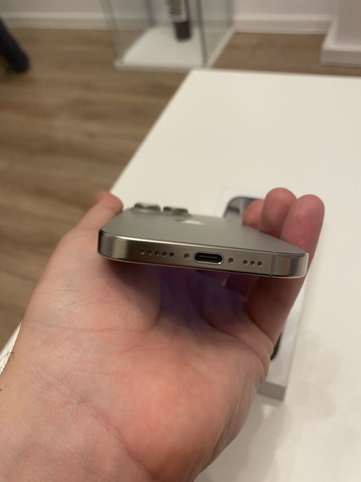 iPhone 16 pro 128GB Natural impecabil!