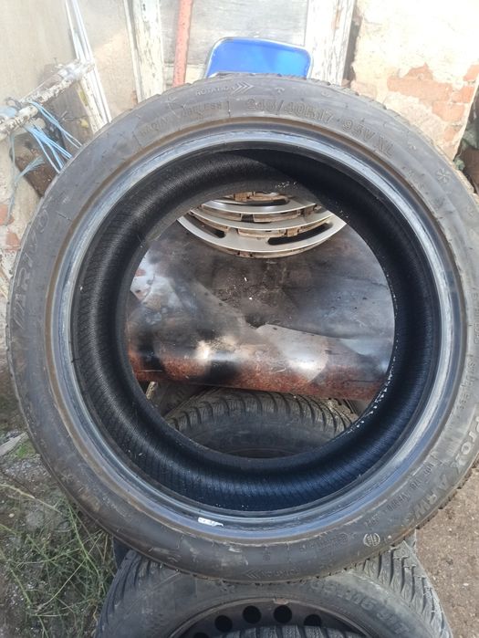 Гуми 17 цола. На 150 км. Почти нови. Гумите са две .