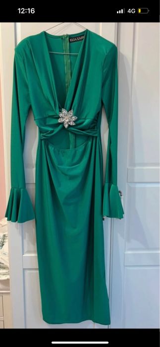 Rochie ocazie- purtata o singura data, elastica, brosa detasabila