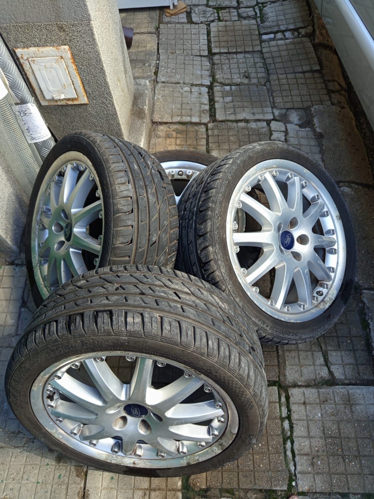 Джанти Ford , 19 цола , 4 броя