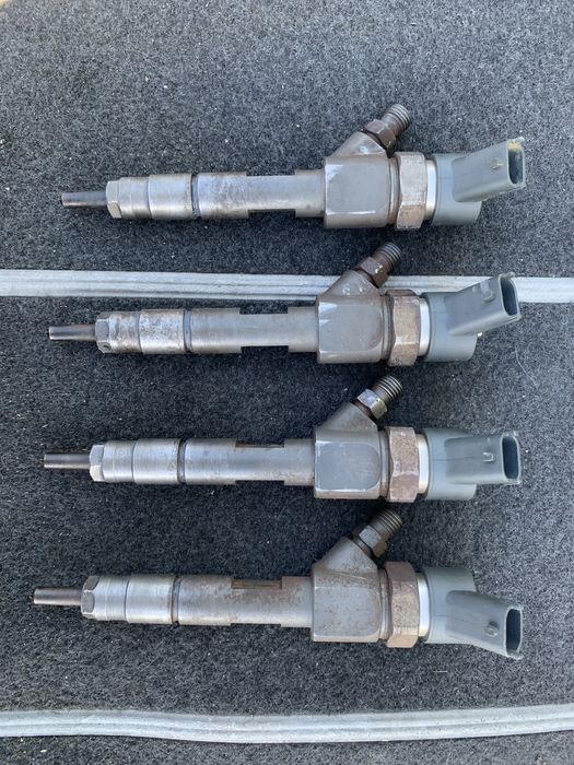 Injector Opel Vivaro 1.9 DTI Scenic Megane 1 2 1.9 DCI  0445110146