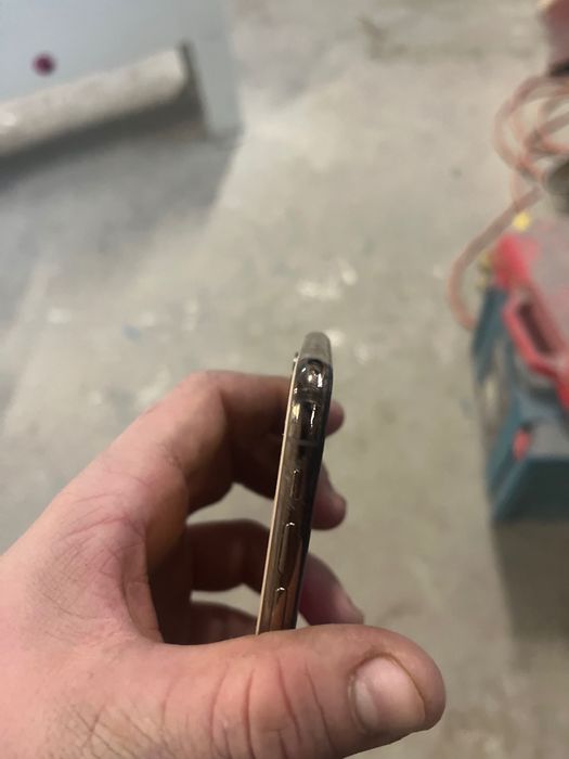 Vind iPhone XS 64 GB