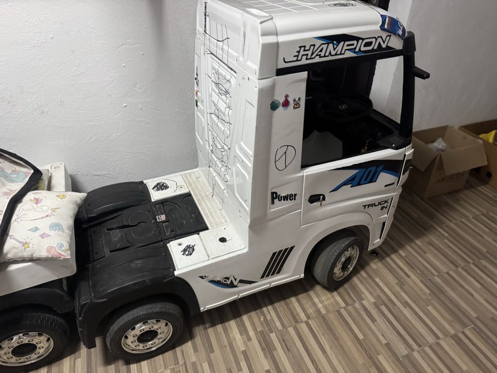 Детски Акумулаторен Камион Mercedes ACTROS, 4х4, 140W, 24V, EVA гуми