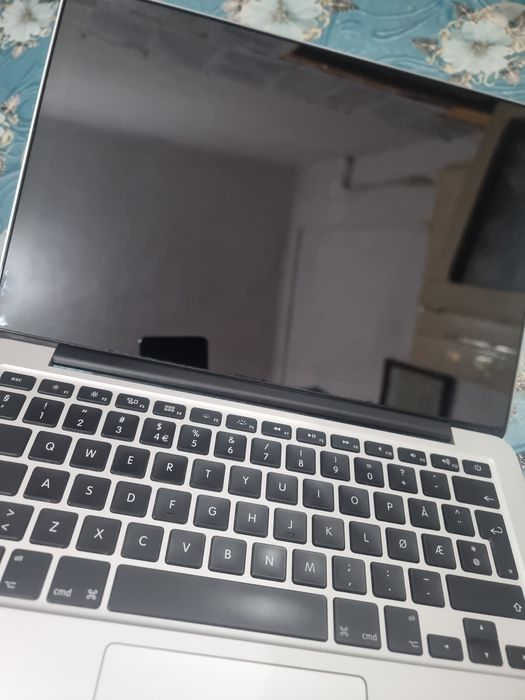 Laptop Apple Retina i5 gen5 8g ram asd128