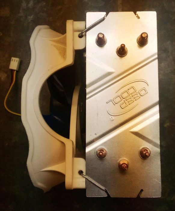 Продам кулер Deepcool (на медных трубках)