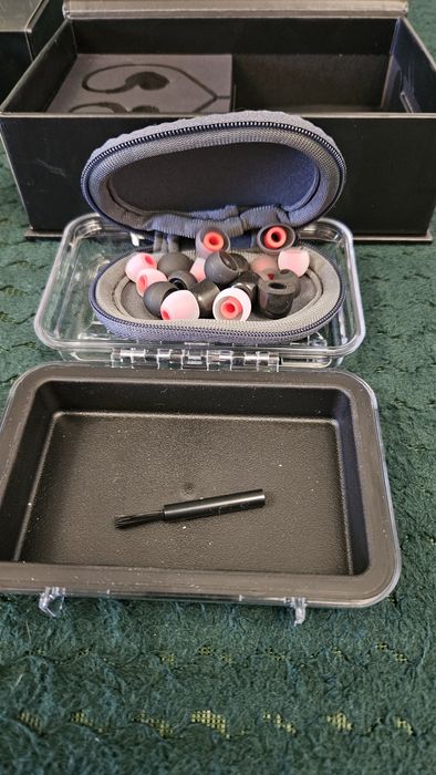 Player HYBY R3 PRO SABER DAC si casti in ear FIIO FH3