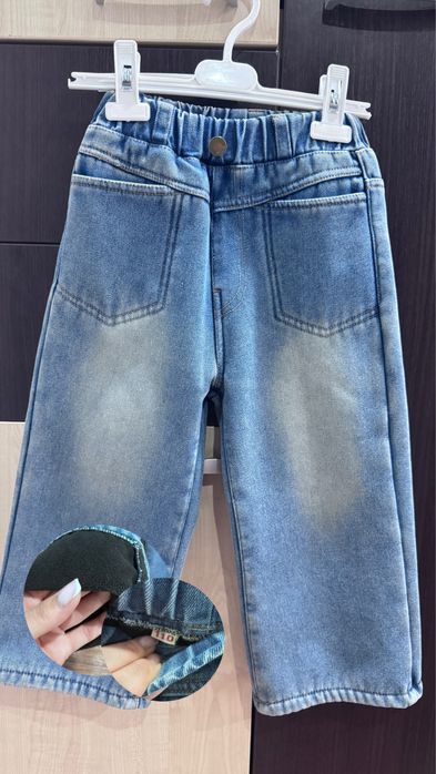 Продам джинсы на девочку