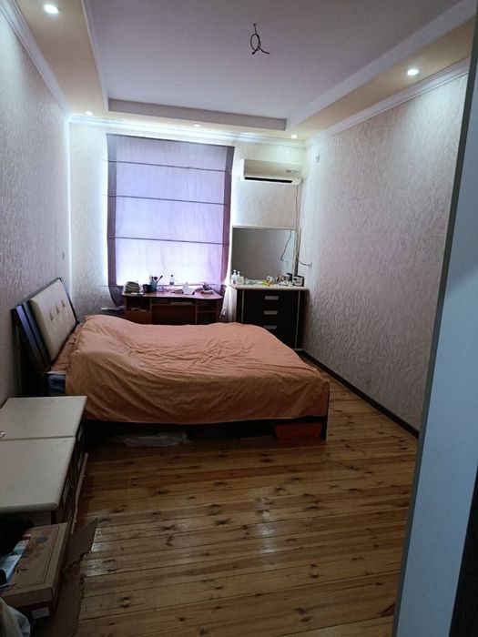 2 xonali kvartira sotiladi