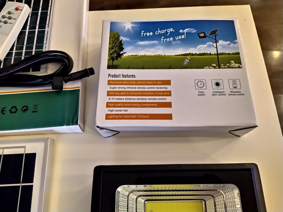 Kit proiector LED 30w cu panou solar exterior pentru casa si gradina
