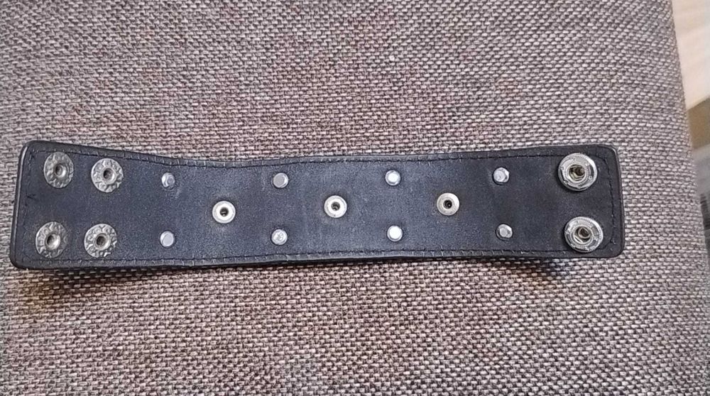 Brățară rock, lată, din piele ecologică, cu ornamente, unisex