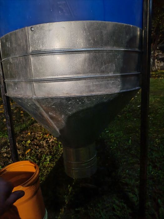 Продавам бункер за пелети