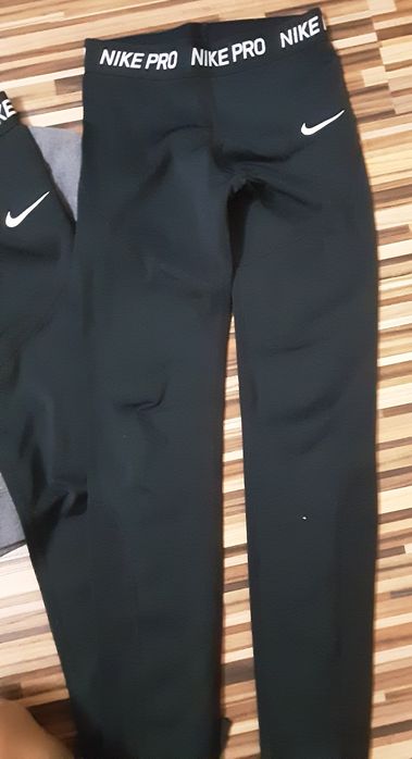 (XS) NIKE PRO оригинални клинове(30лв) и худи(45лв)