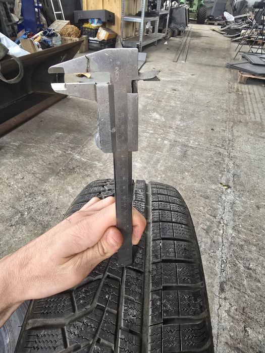 Зимни гуми Hankook 205 60 16  [Два броя]]