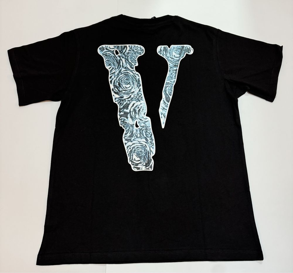 V-lone kisses t-shirt