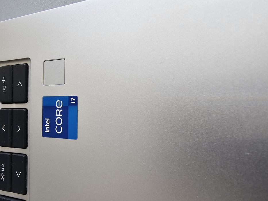 Лаптоп HP EliteBook G9 i7-1255U, 32GB(2x16GB) 14" IPS, 512GB ГАРАНЦИЯ