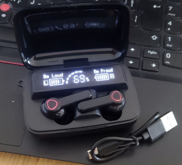 Безжични слушалки с фенер водоустойчиви