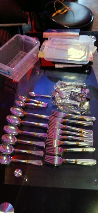 Вилици лъжици нови