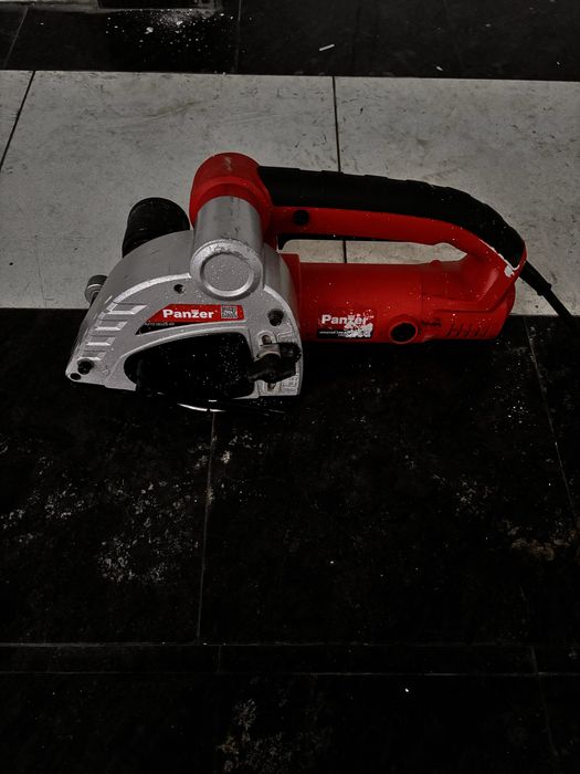 Mașină de canelat panzer