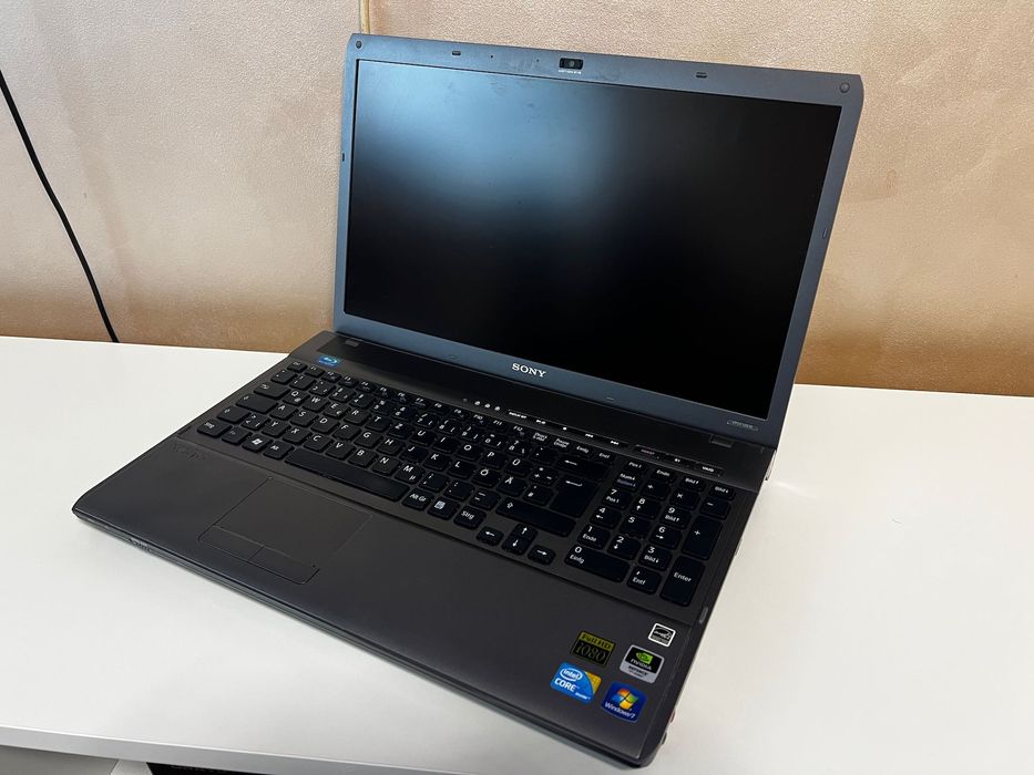 Лаптоп Sony Vaio VPCF12S1E 16.4 i7 , 6GB Ram , 512GB SSD , Full HD