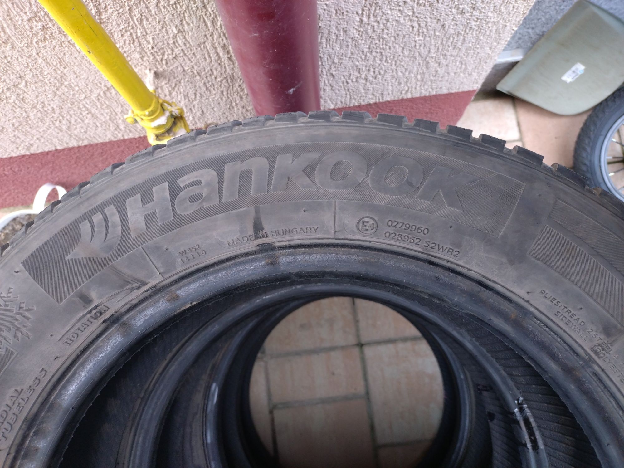 Anvelope iarna Hankook 185/65R15