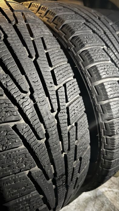 Продам зимнюю резину Nokian Nordman RS2 SUV 235 55 R18