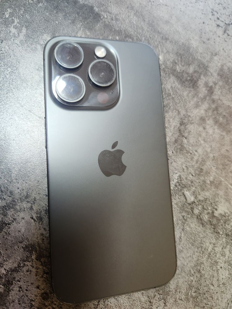 Iphone 15 pro в хорошем состоянии