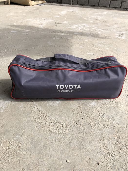 Набор автомобилиста сумка тайота