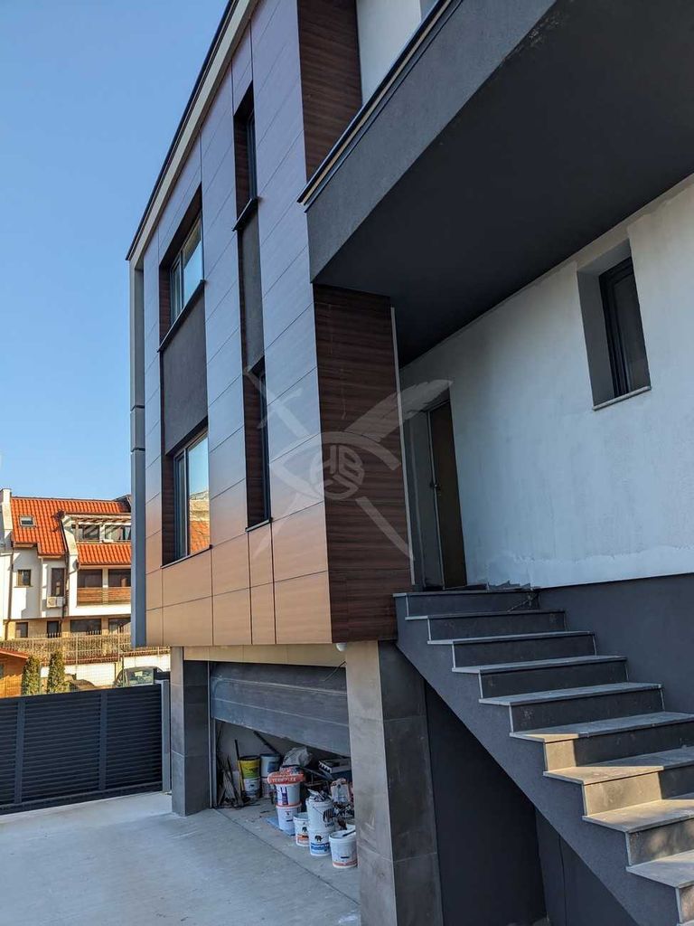 Продава се Къща в с. Панчарево, Област София-град - 209 кв.м за 2072 €/кв.м - Снимка #1