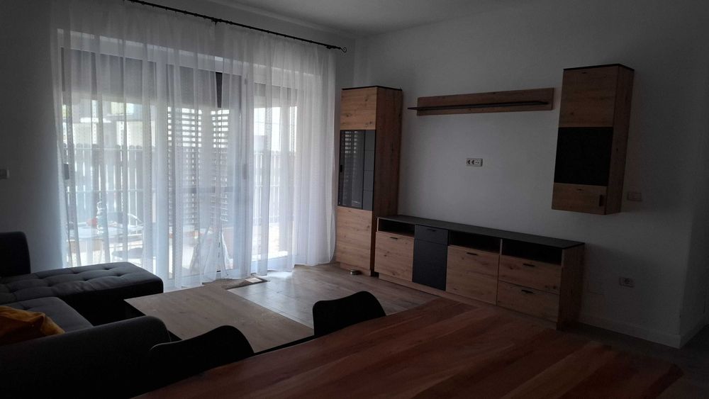 Proprietar inchiriez apartament cu două camere cu terasa in Dumbravita