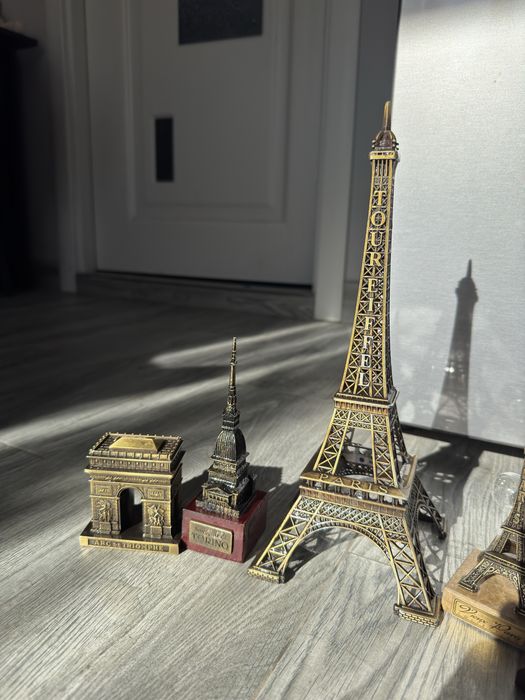 Set suveniruri turistice monumente celebre Eiffel, Colosseum,Arc trumf