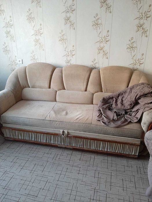 Мягкий мебель:Диван + 2кресло , вместе с чехлом.