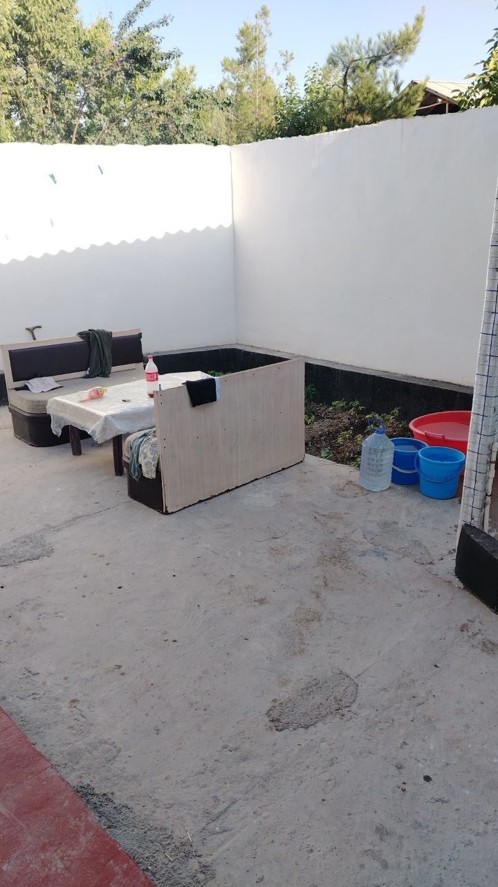 Hovli sotiladi 250m²