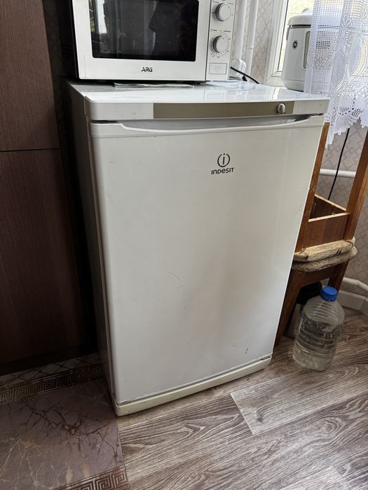 Продам морозильник
