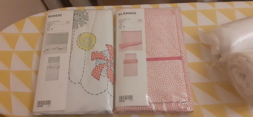 Cearceaf pilotă și față de perna pătuț bebe - 2 seturi