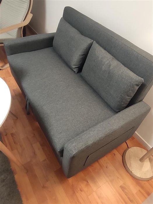 Canapea gri nouă si loc depozitare + cadou masa rotunda si 2 scaune