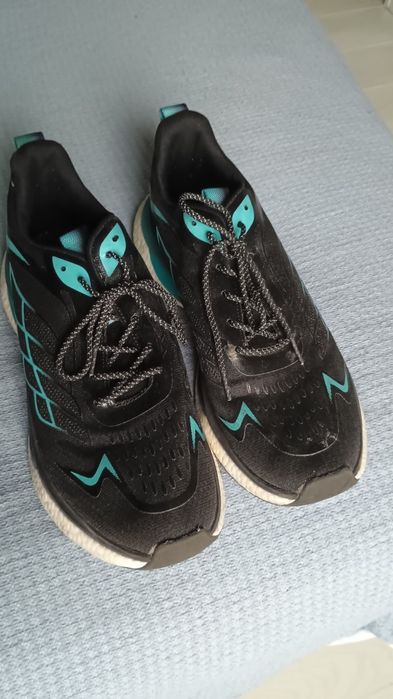 Vând adidași sport