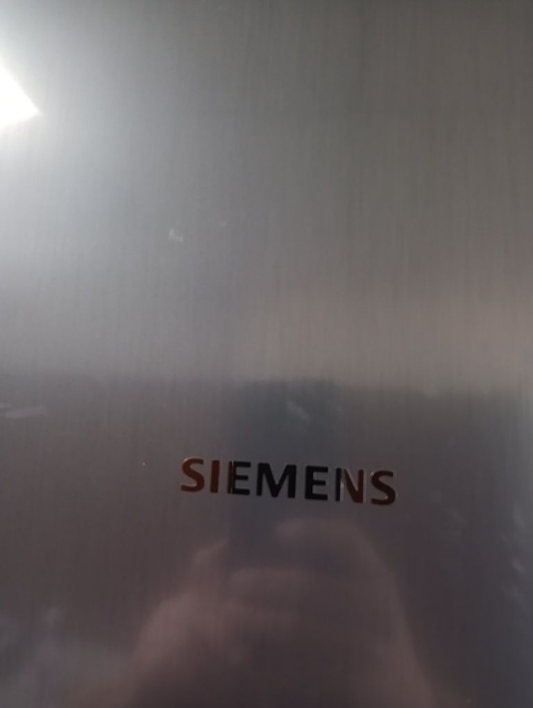 Иноксов комбиниран хладилник с фризер Сименс Siemens 2 години гаранция