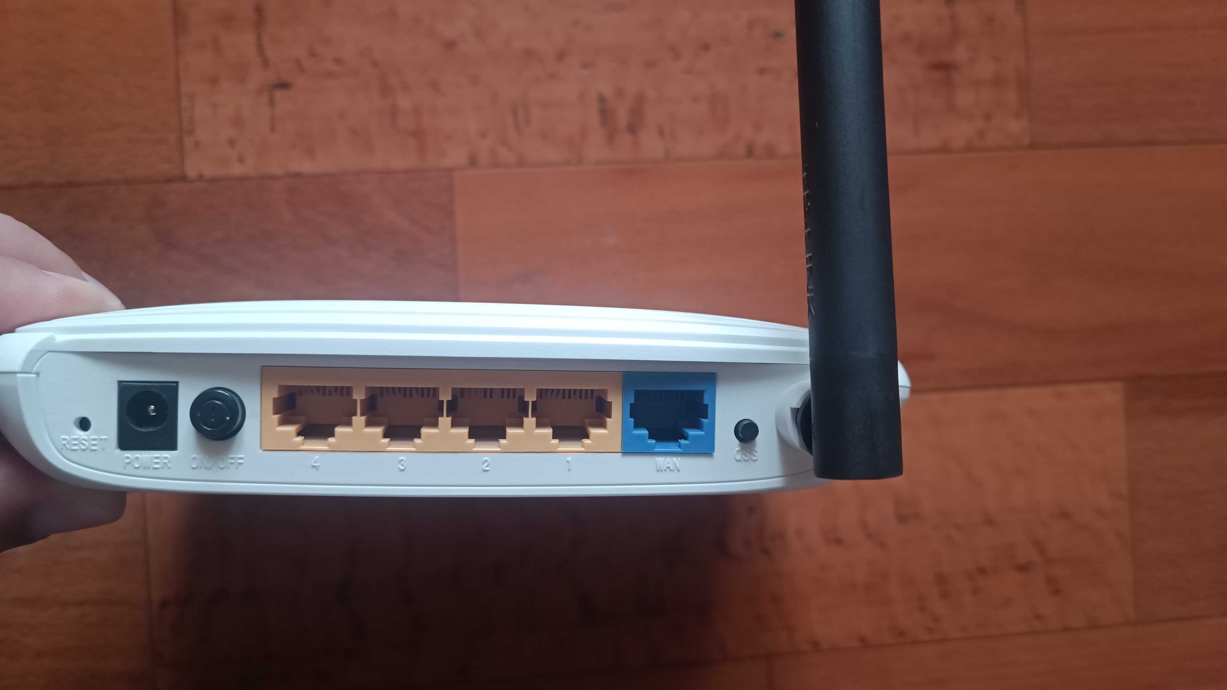 Безжичен рутер TP-Link TL-WR740N Ver: 4.27