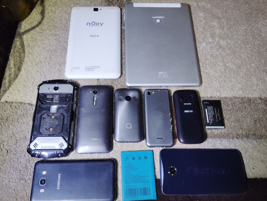 Lot telefoane și tablete piese