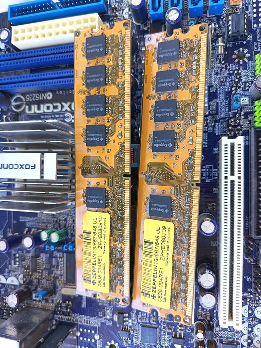 Vând PC funcțional cu Windows 7