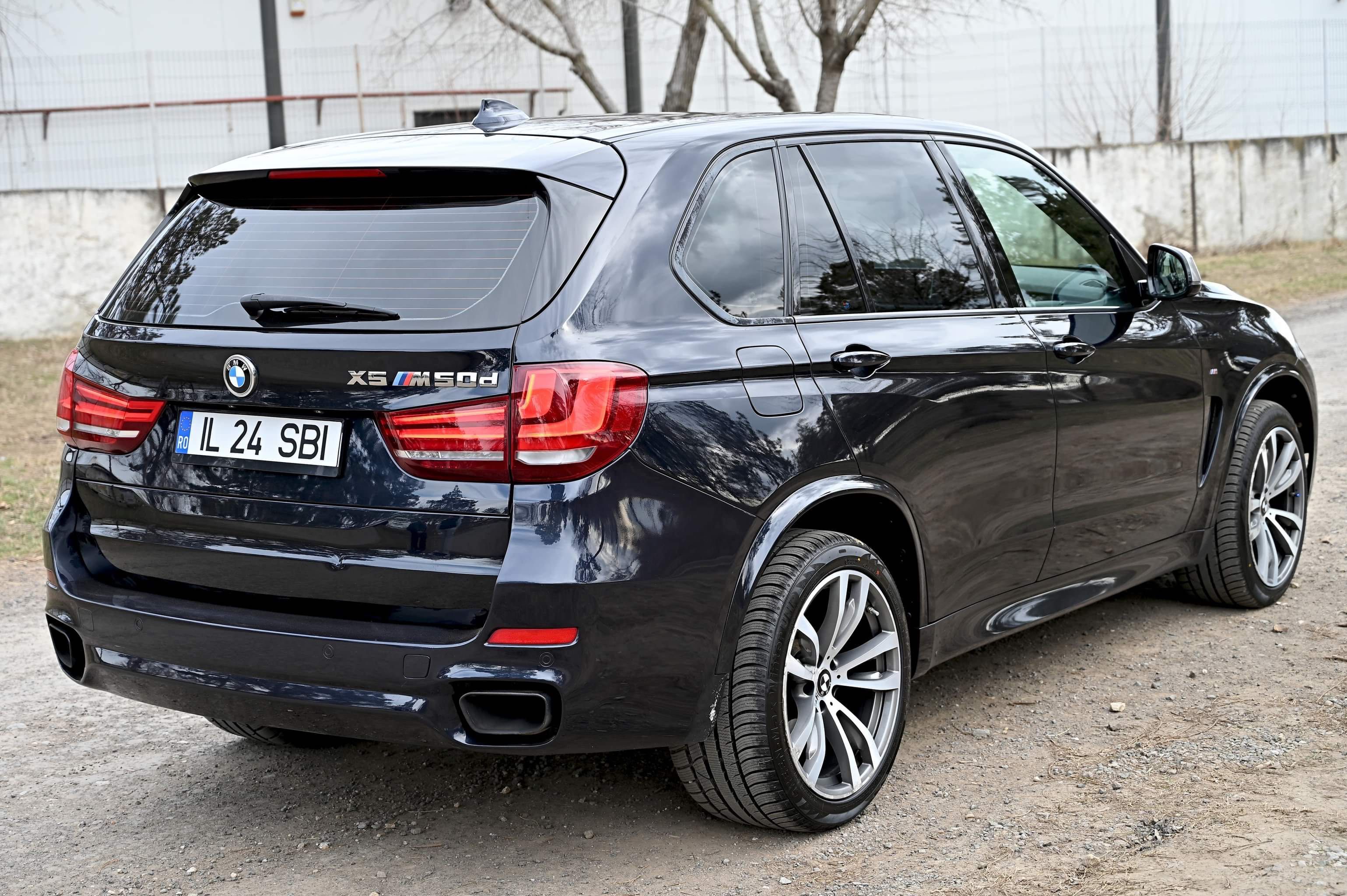 VÂND BMW X5 M50D 381 caii !!