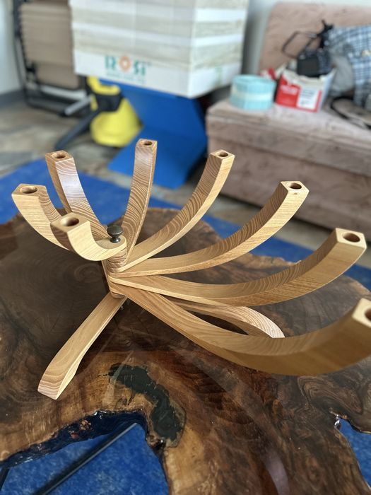 Ръчно изработен дървен свещник от акация