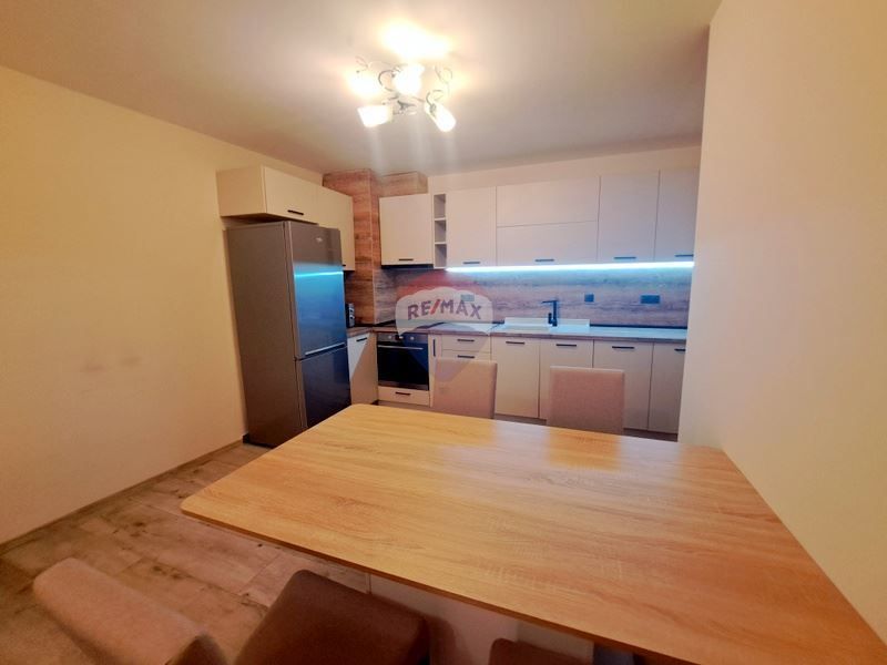 Дава се под наем Двустаен апартамент в Варна, Левски - 68 кв.м за 510 € - Снимка #2