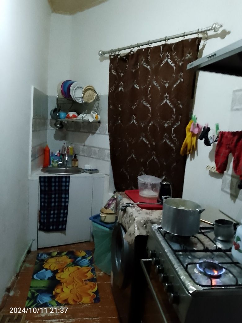 Продаётся дом в цетре города, Тихий район,свет,газ,вода постоянно