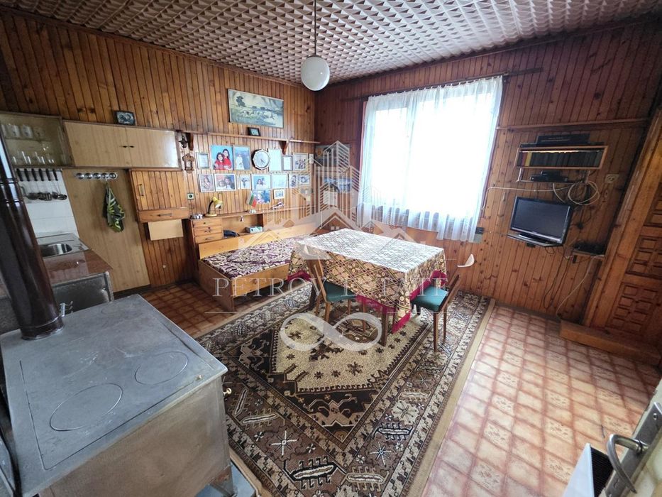 Къща в Пазарджик, област-гр.Батак площ 242 цена 81999