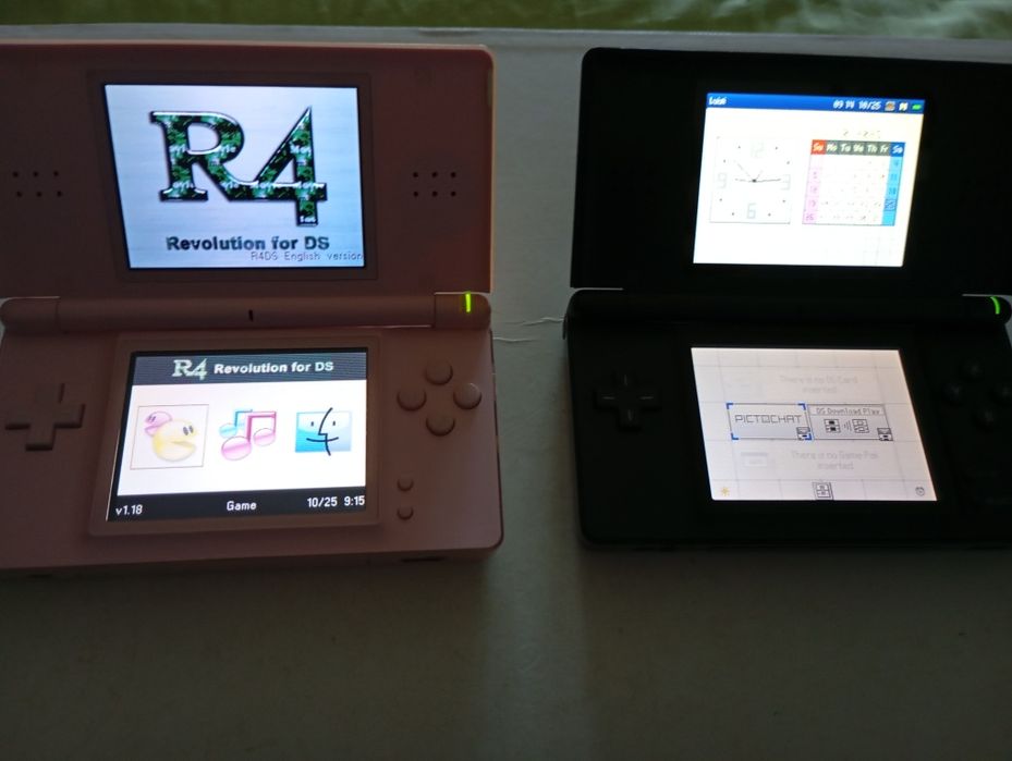 Nintendo ds lite cu card R4 încărcător la prețul de 200 lei