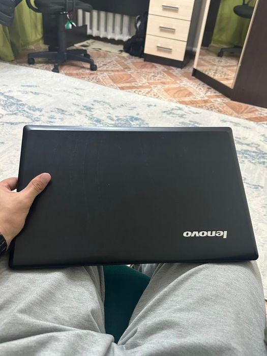 Продам ноутбук в хорошом состояние