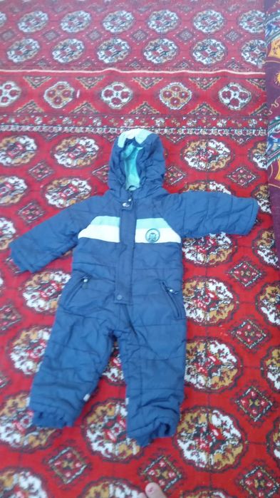 Осенний комбинезон сатылады. 2 3жаска келеди. Көп киилмеген. Тап таза.