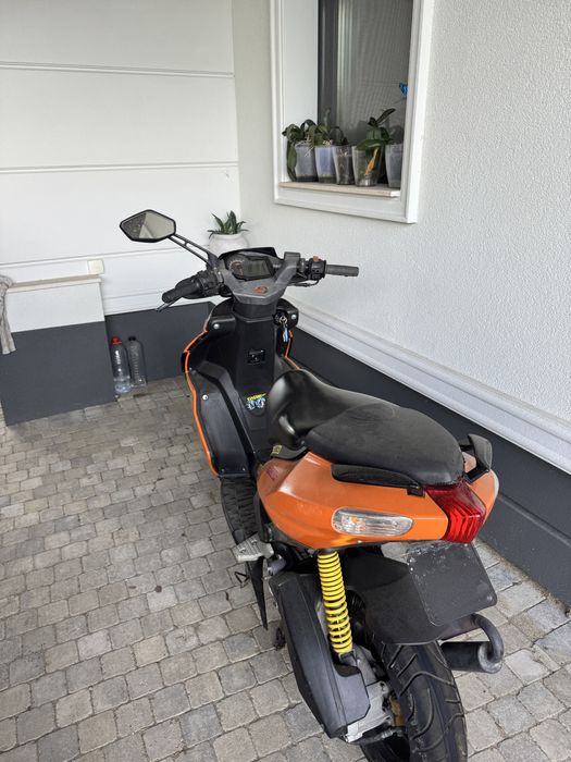 Aprilia SR 50 – Scuter sport 2T, 50cc, stare foarte bună